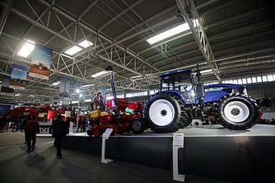 拖拉機(jī)市場(chǎng)醞釀變局 進(jìn)，則占據(jù)主動(dòng)；退，將注定淘汰