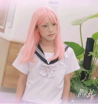 時代峰峻藝人女裝第三波 TF家族三代全員顛覆形象，女裝造型引熱議